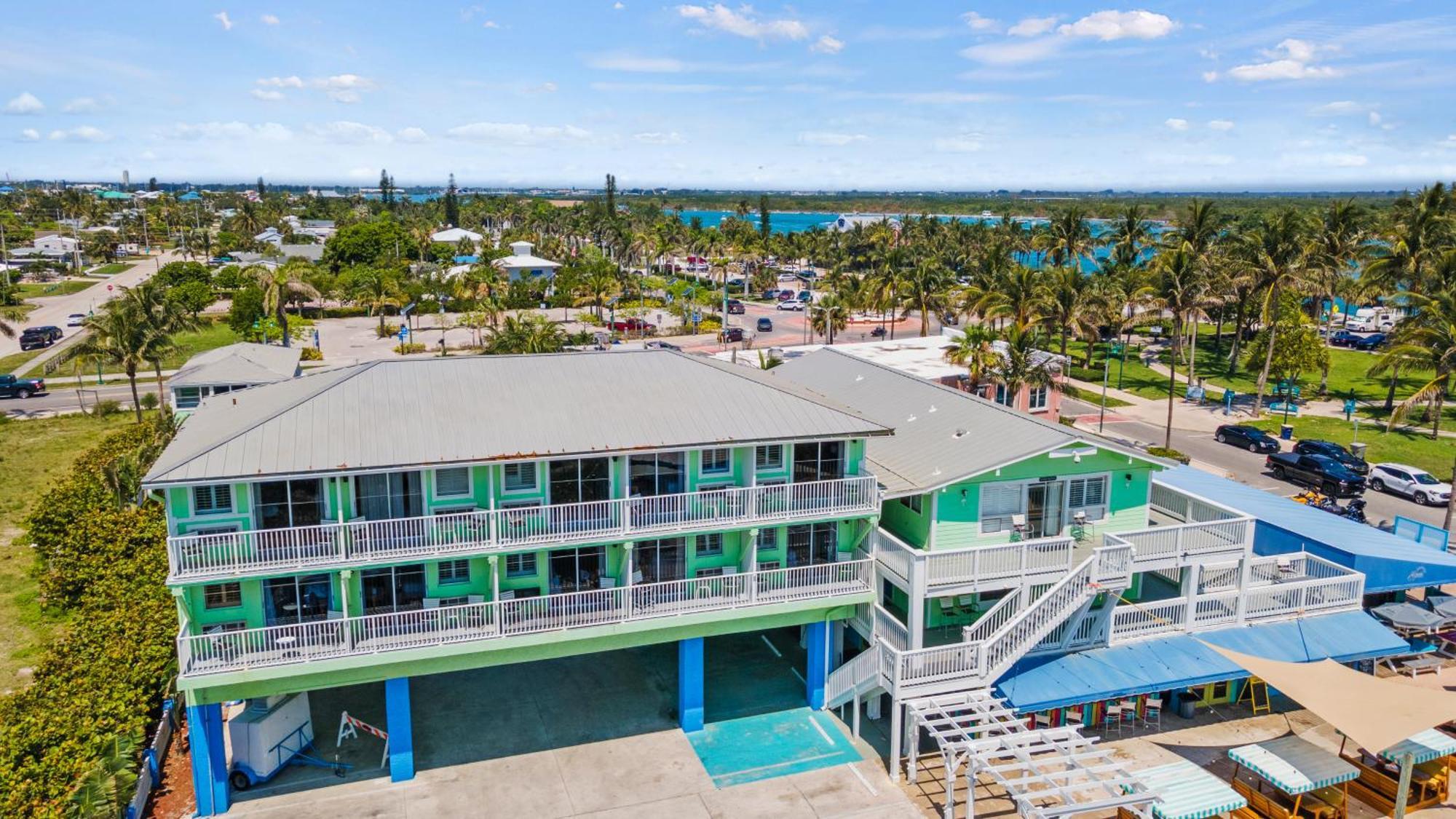 Oceanfront Inn Suite, Ocean And Inlet Views, King Bed, #12 Fort Pierce Exterior photo